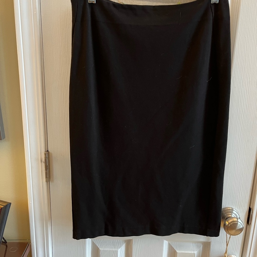 T Tahari Classic Black Pencil Skirt